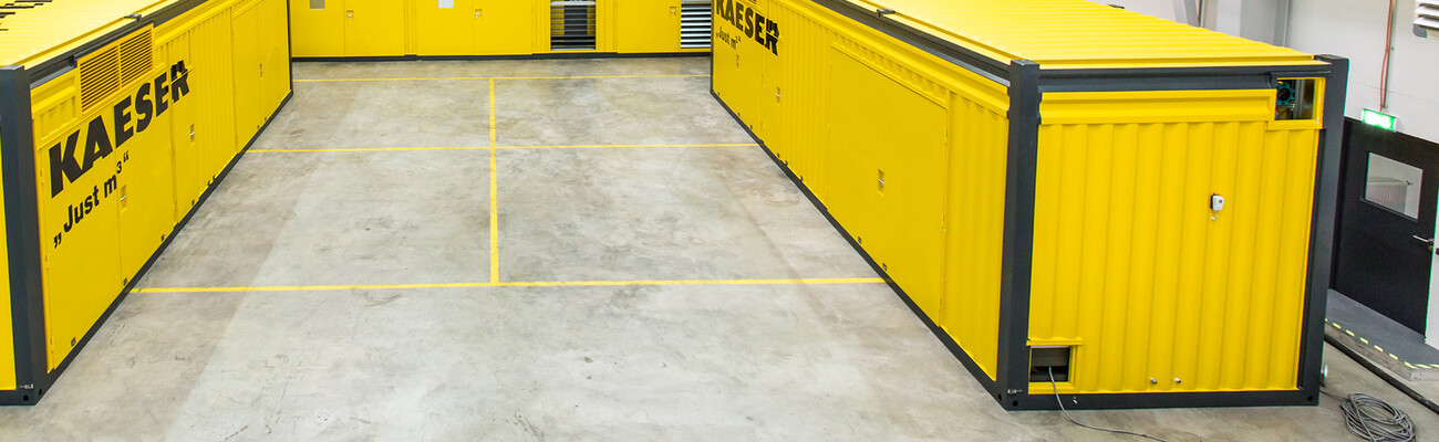 Tri kontejnerske postaje za stisnjen zrak družbe Kaeser Kompressoren v Linzu.