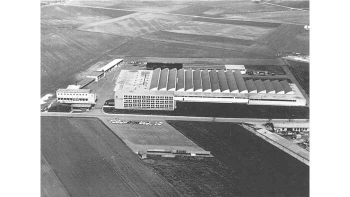 Pogled z ulice Carl-Kaeser-Straße 1961