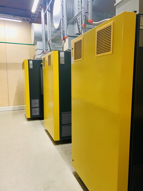 Trije kompresorji podjetja Kaeser zagotavljajo potreben stisnjen zrak.