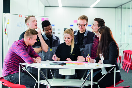 Družbena odgovornost je ključ na poti do trajnosti in uspeha.